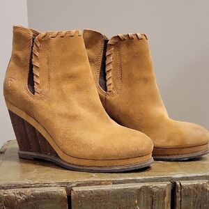 Women's Ariat Tan Wedge Ankle Boots